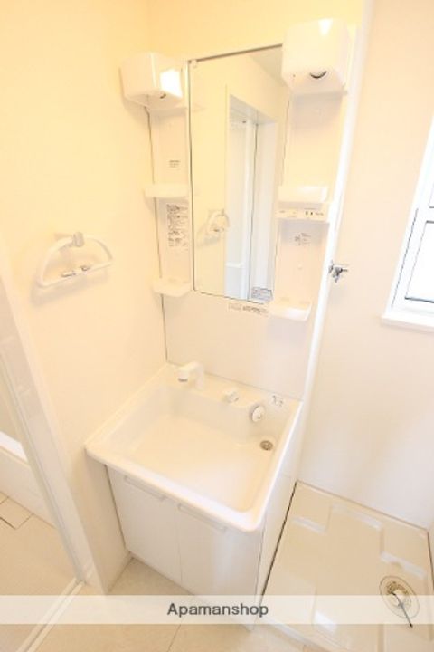 ロイヤルフォレストヴィラB棟(右奥)101の内装