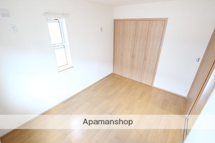 ロイヤルフォレストヴィラB棟(右奥)101の内装