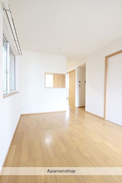 ロイヤルフォレストヴィラB棟(右奥)101の内装