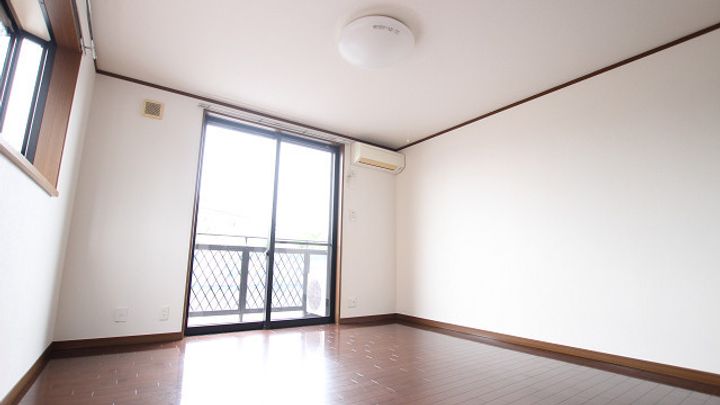 サンハイツ長者ヶ台Aの居間