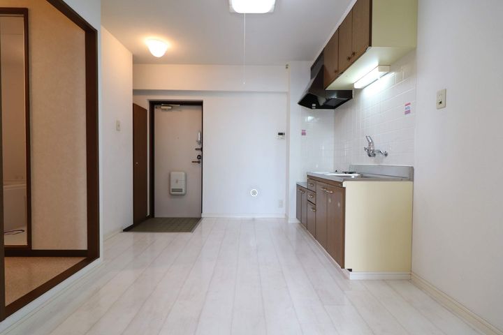 千葉県木更津市朝日1丁目の賃貸マンションの居間