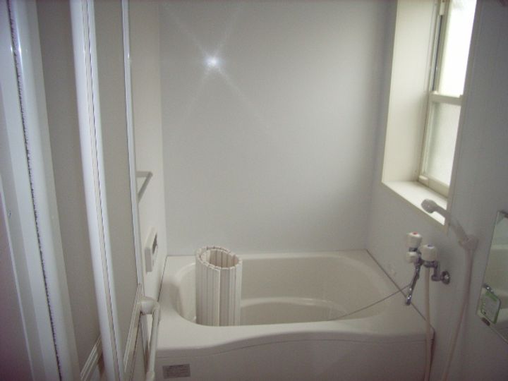 シャレー桜井新町A棟A-1の風呂