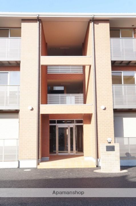 バードピア新田A棟206の外観