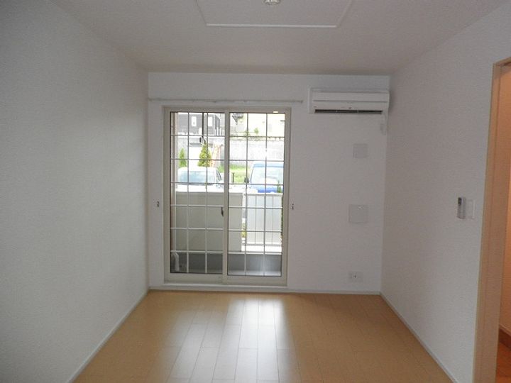 サンリット・プロムナードの居間