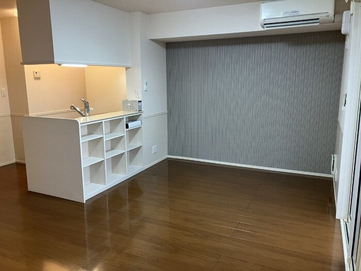 サウザンドサニー WESTの居間