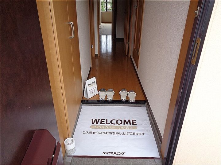 コモード Aの玄関