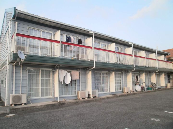 千葉県木更津市請西4丁目の賃貸アパートの外観