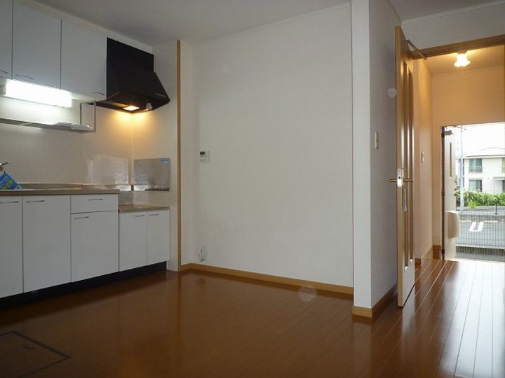 ハイツ ナリッシュ 3の居間