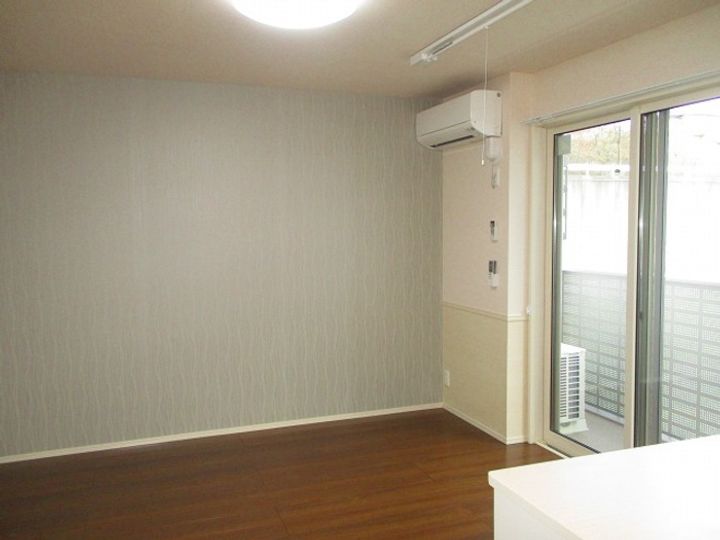 ヌーボイナリ金沢205の居間