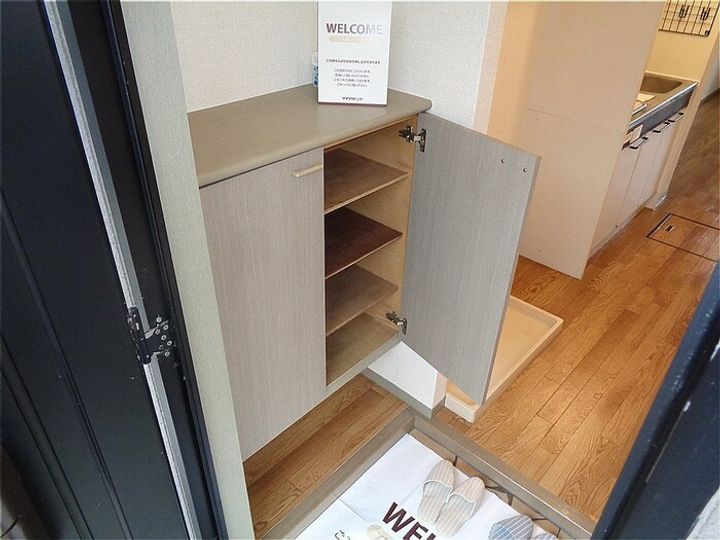 ウィンヒル373の玄関