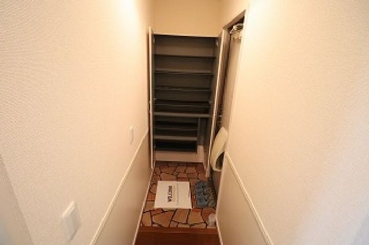 フロレスタ東館・西館 西館の玄関