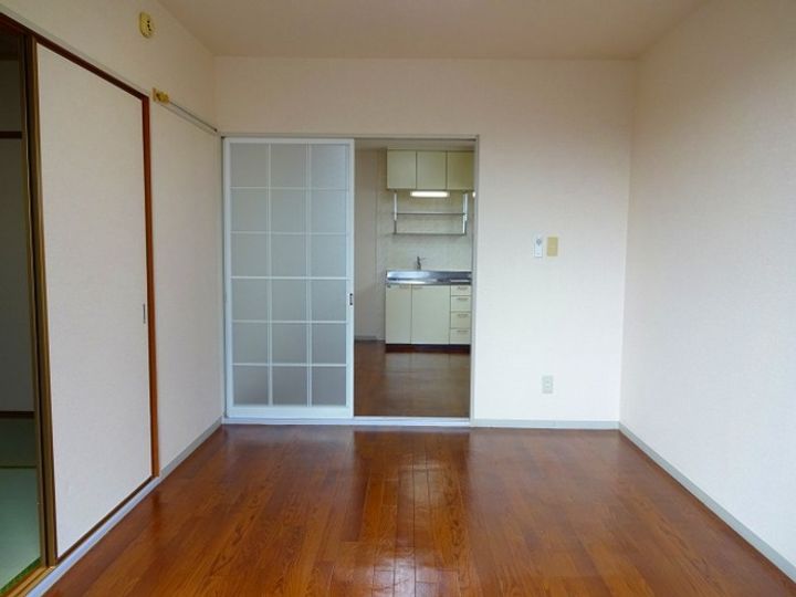 サンヴィラージュA・Bの居間