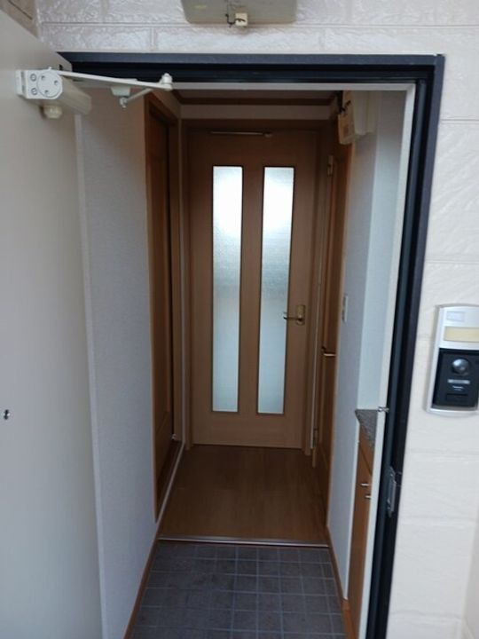 ピース・メゾン201の玄関