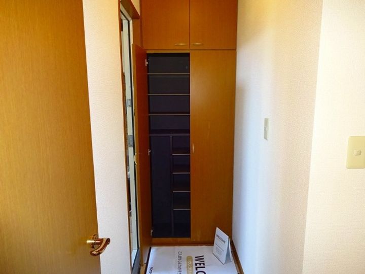プルミエ102の玄関