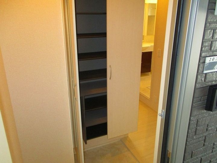 フォルテューヌDの玄関