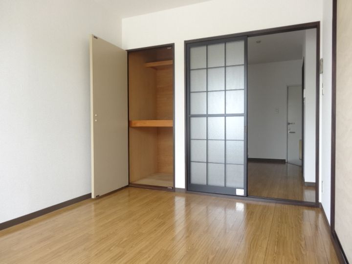 ヴェラ・サンモール103の居間