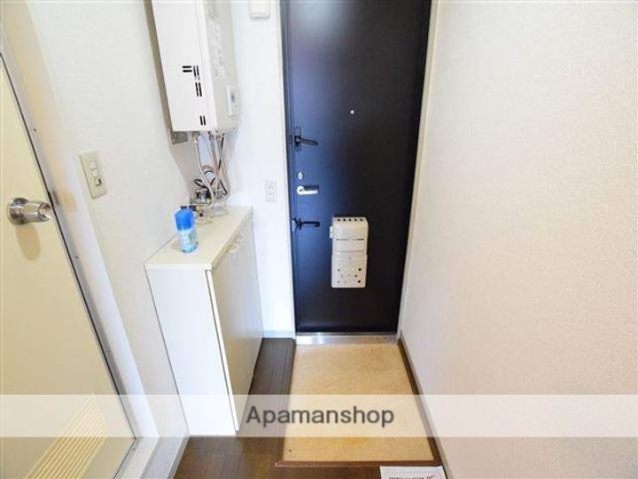 エステート金沢の玄関