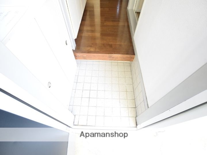 神奈川県相模原市南区上鶴間本町2丁目の賃貸アパートの玄関