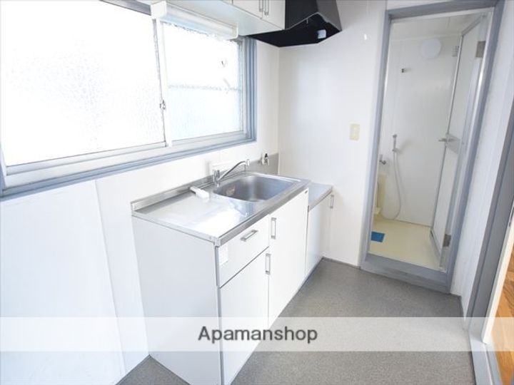 神奈川県相模原市中央区淵野辺本町3丁目の賃貸アパートのキッチン