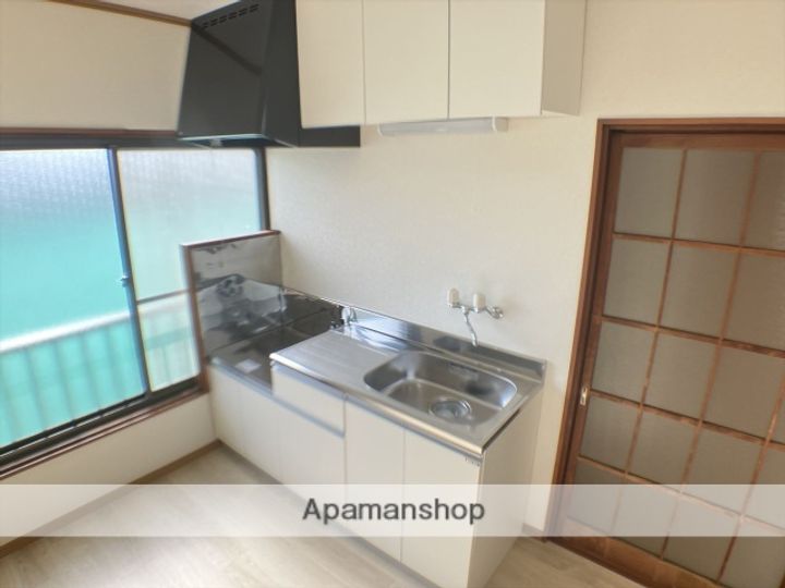 神奈川県相模原市南区大野台2丁目の賃貸アパートのキッチン