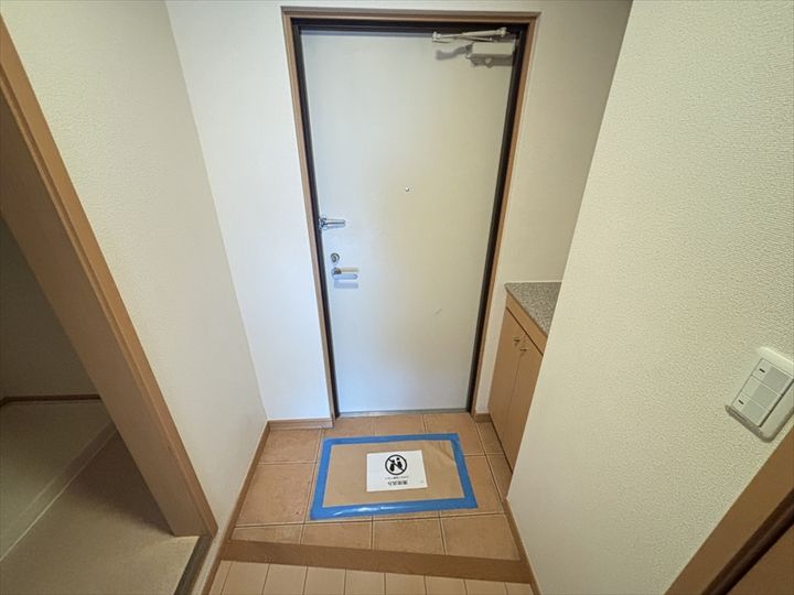 グリーンヒルズ大澤Bの玄関