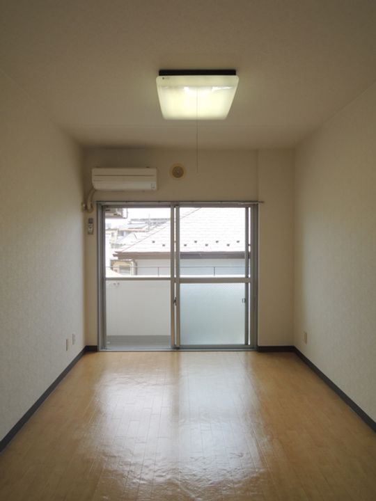 エトワール相武台の居間