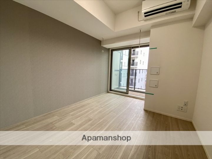 TLRレジデンス町田402の居間