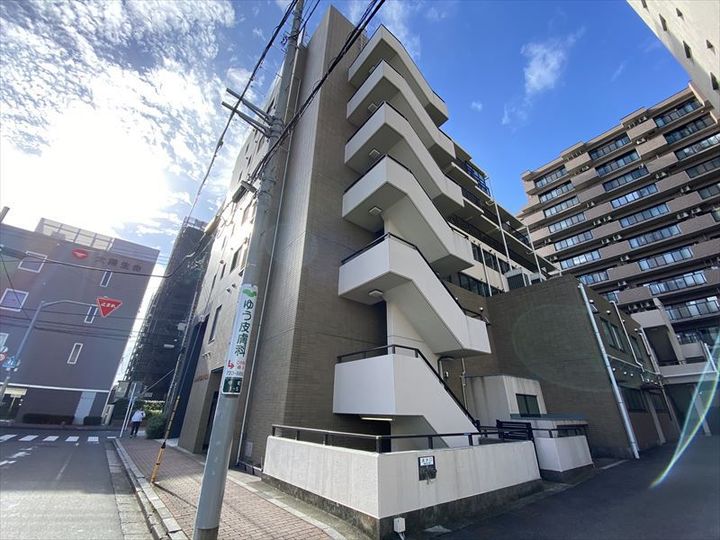 東京都町田市中町1丁目の賃貸マンションの外観