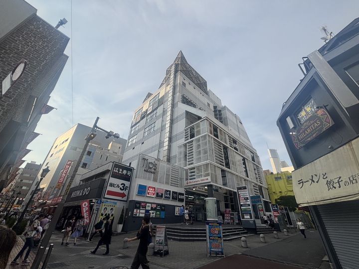 D-ROOM Nの周辺