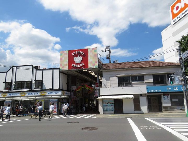 レオネクストロリエンテの周辺