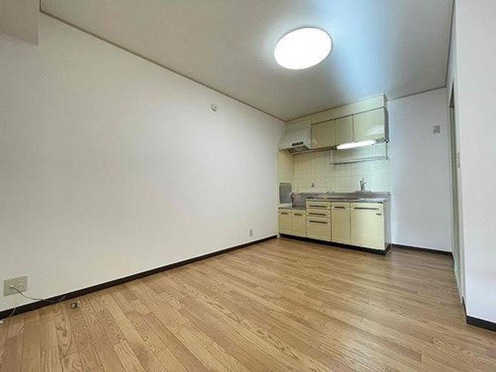 セゾンベルローズの居間