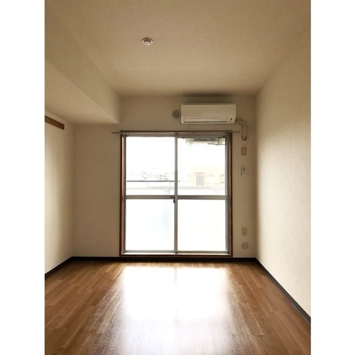 ポート旗の台の居間
