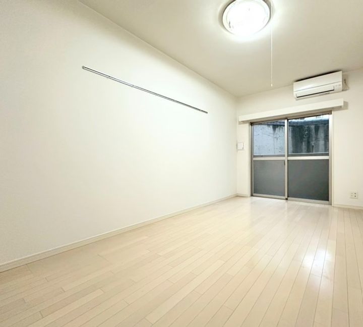 メインステージ大井町208号室の居間