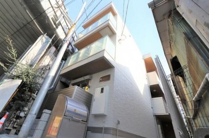 クレスタの外観