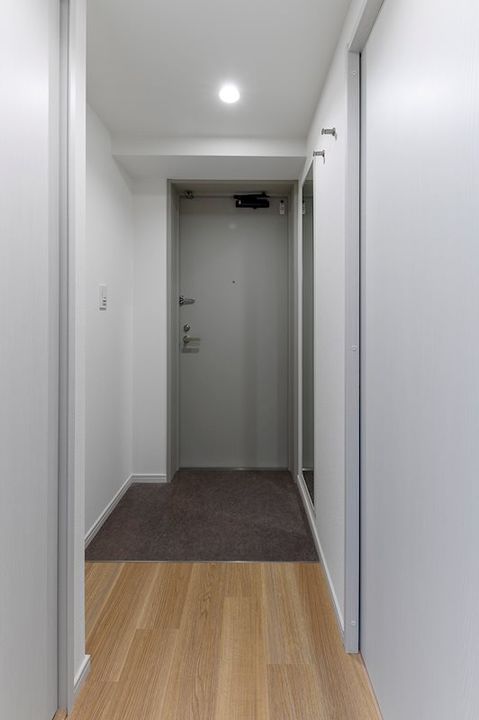 レジディア新川の玄関