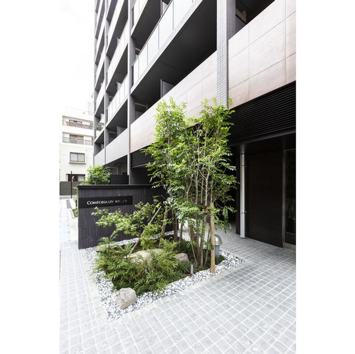 コンフォリア・リヴ根岸二丁目の外観