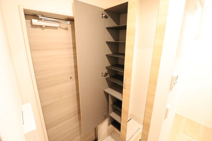 クレスタの玄関