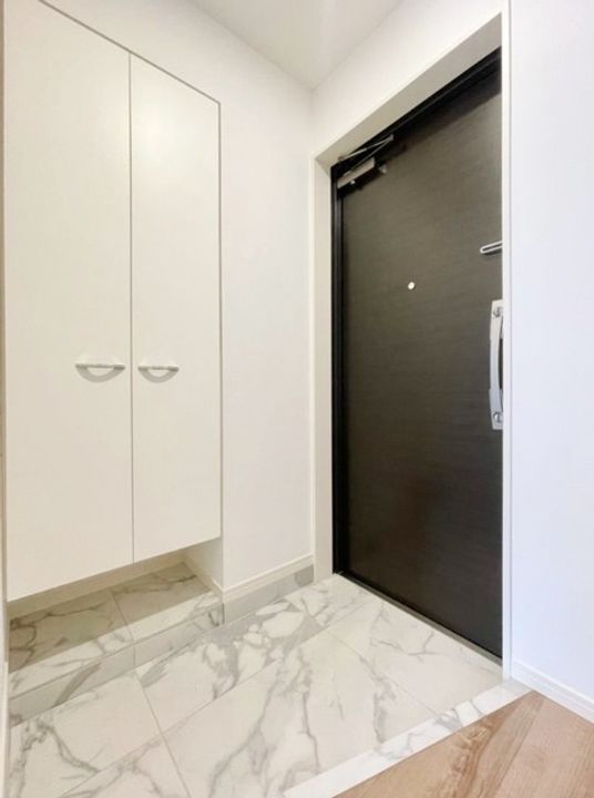 カスタリア旗の台0202の玄関