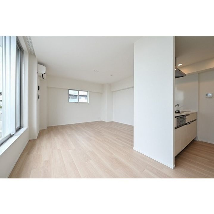 コンフォリア・リヴ大森西の居間