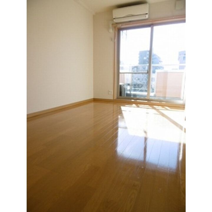 グランドール北上野の居間