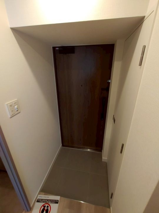 シーズンフラッツ大井町の玄関