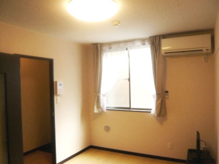 レオネクスト清風の居間