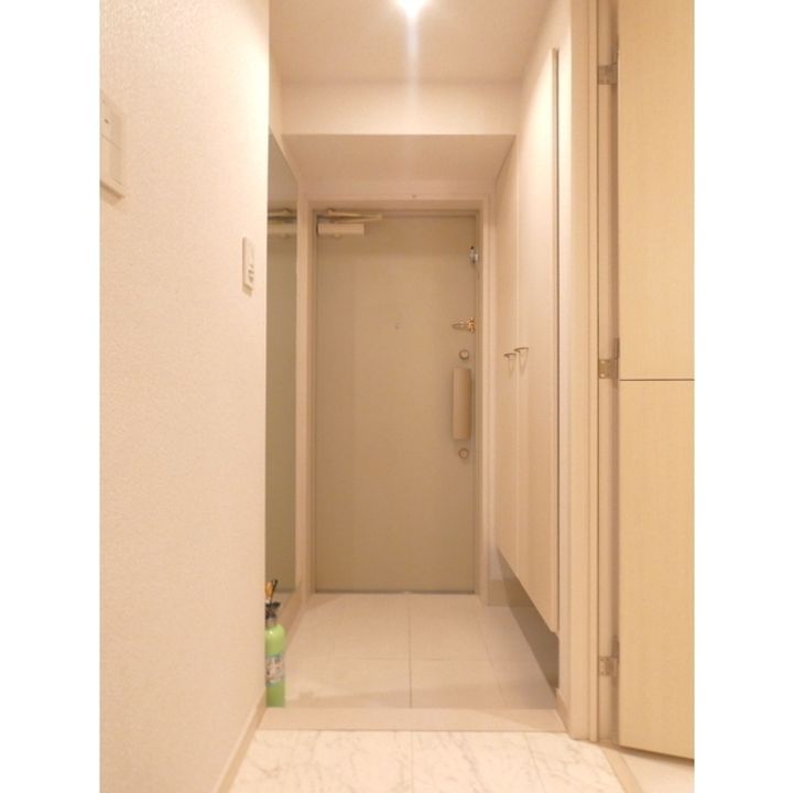 ラクラス麻布十番の玄関