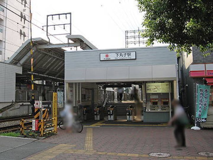 カーサ・ポルトーネ306の周辺