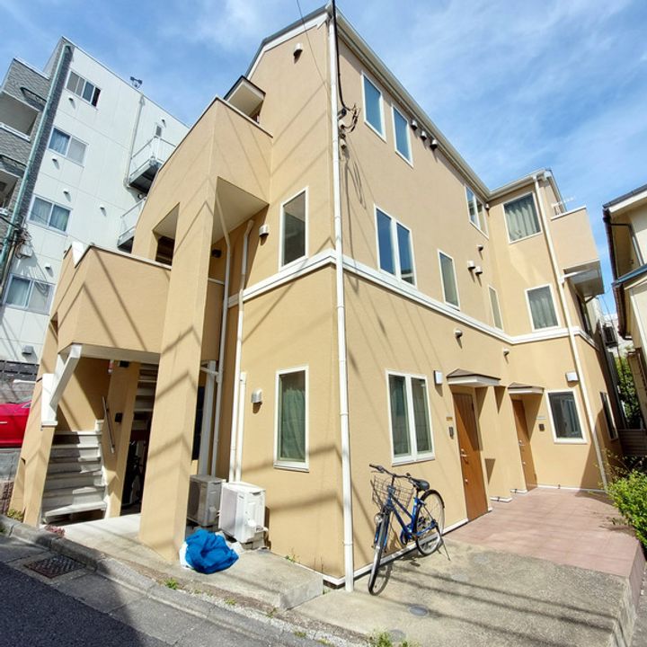 ネスト鳥羽の外観