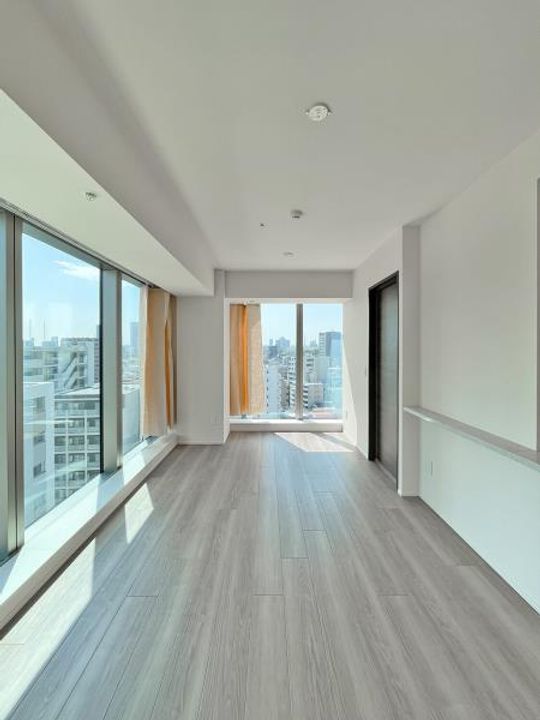 白金ザ・スカイ西棟の居間