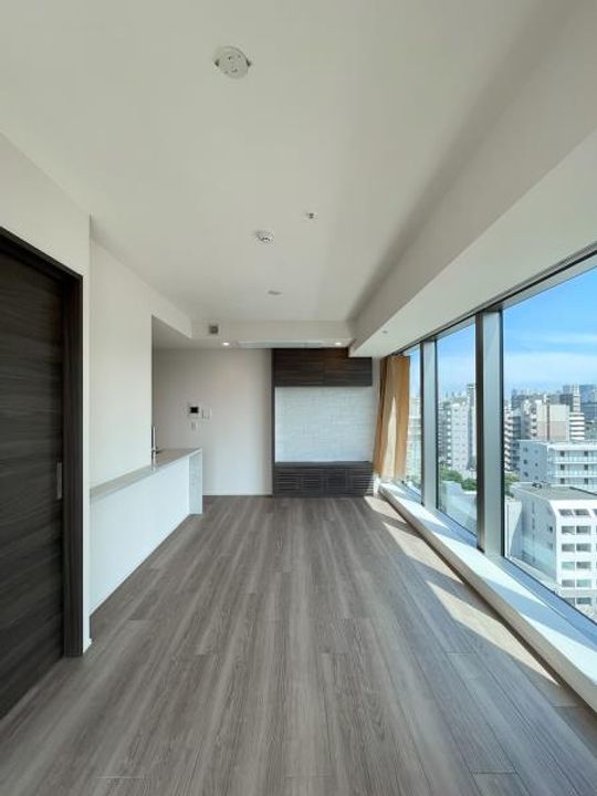 白金ザ・スカイ西棟の居間