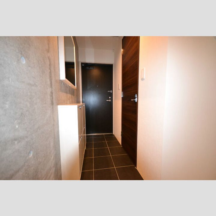 アレーロ大岡山Ⅱの玄関