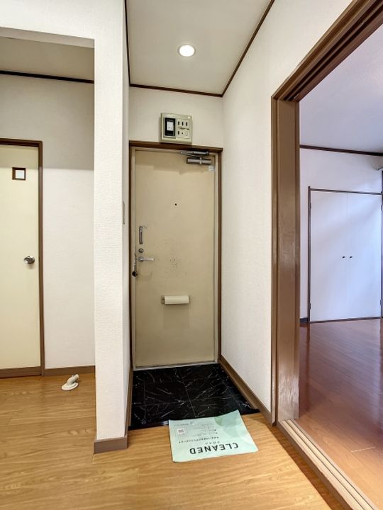 東京都大田区矢口2丁目の賃貸アパートの玄関