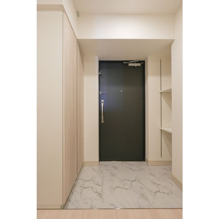 コンフォリア・リヴ豊洲キャナルの玄関